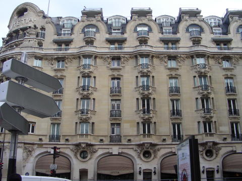 Lutetia, Bon Marché001